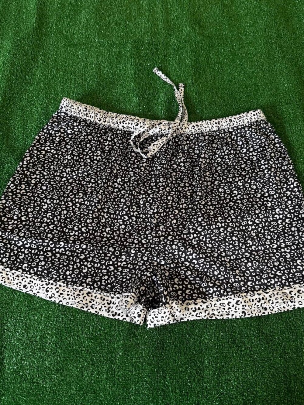 Como Blu Satin Black White Micro Cheetah Print Pajama Lounge Shorts Size XL NWT